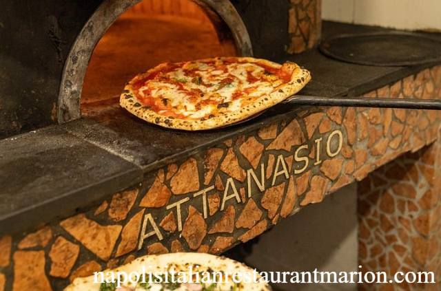 Naples Pizza Tasting & Walking Tour Terbaik di Kota